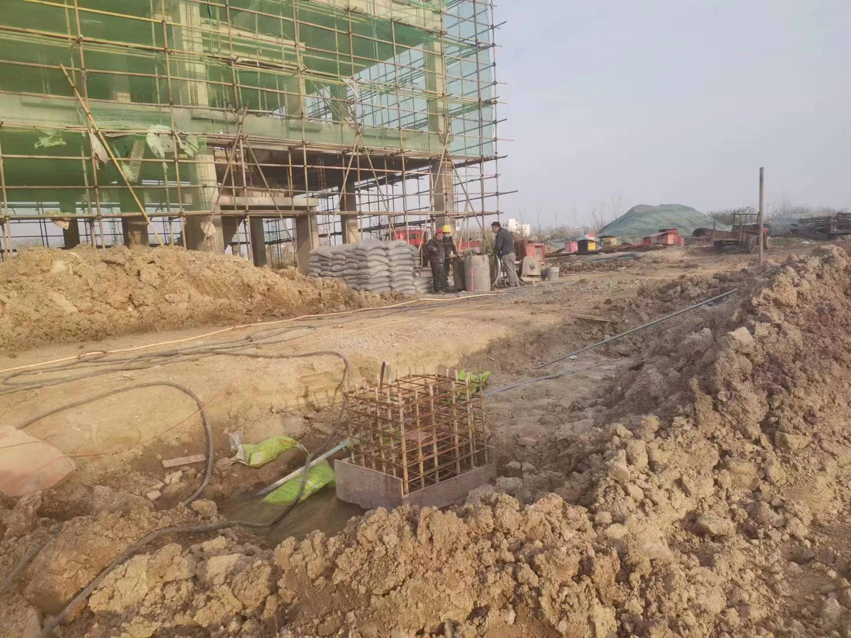 贺兰当桥梁出现裂缝的时候应该及时加固修补